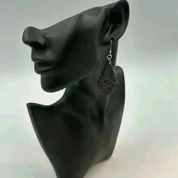 🆕 handmade artisan black drop earrings - Picture 1 of 2